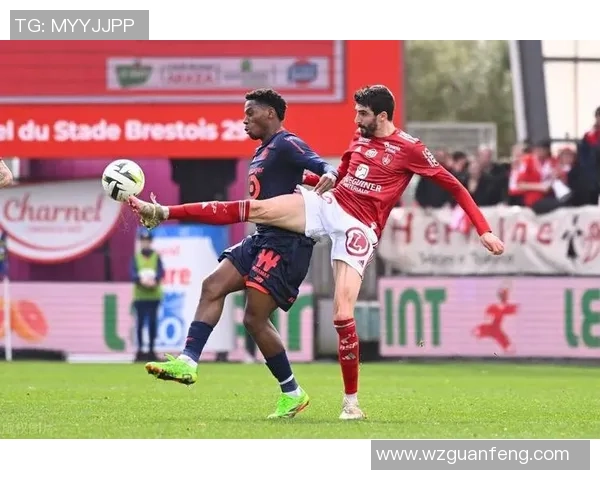 朗斯与索肖的比赛因天气原因推迟球迷期待新赛程安排